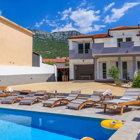 Ruza Villa *