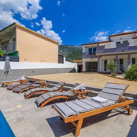Ruza Villa *