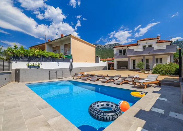 Ruza Villa *